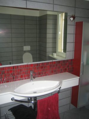 Bagno in mosaico rosso